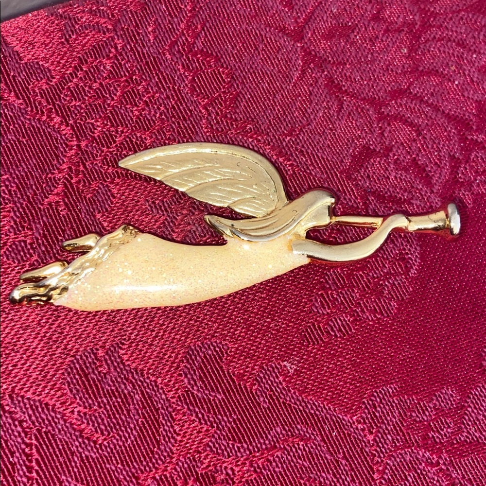 Vintage 80s AAI Angel Broach